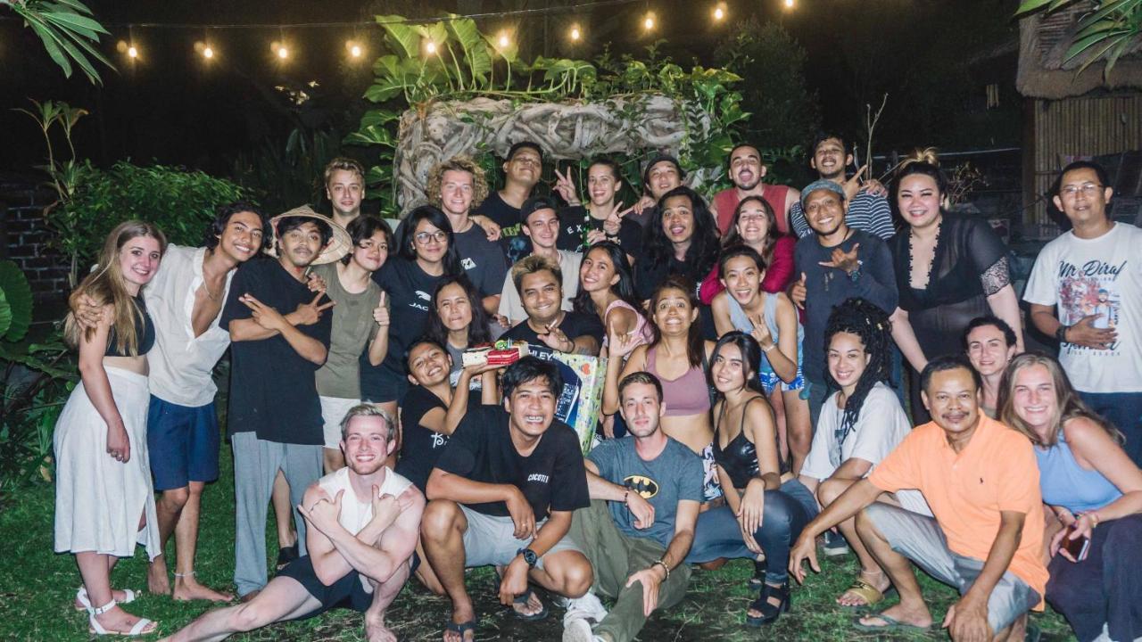 Da Housetel Kuta Hostel Kuta  Ngoại thất bức ảnh
