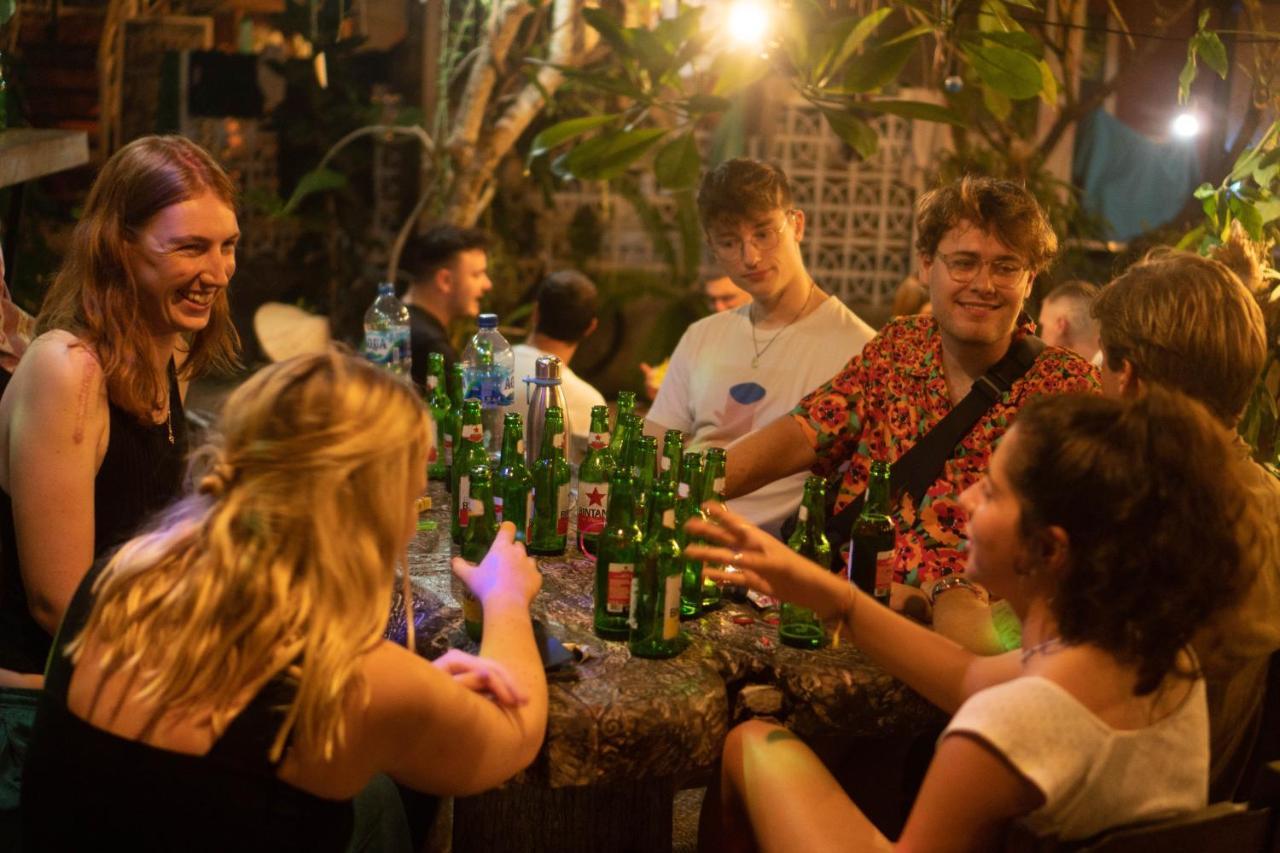 Da Housetel Kuta Hostel Kuta  Ngoại thất bức ảnh