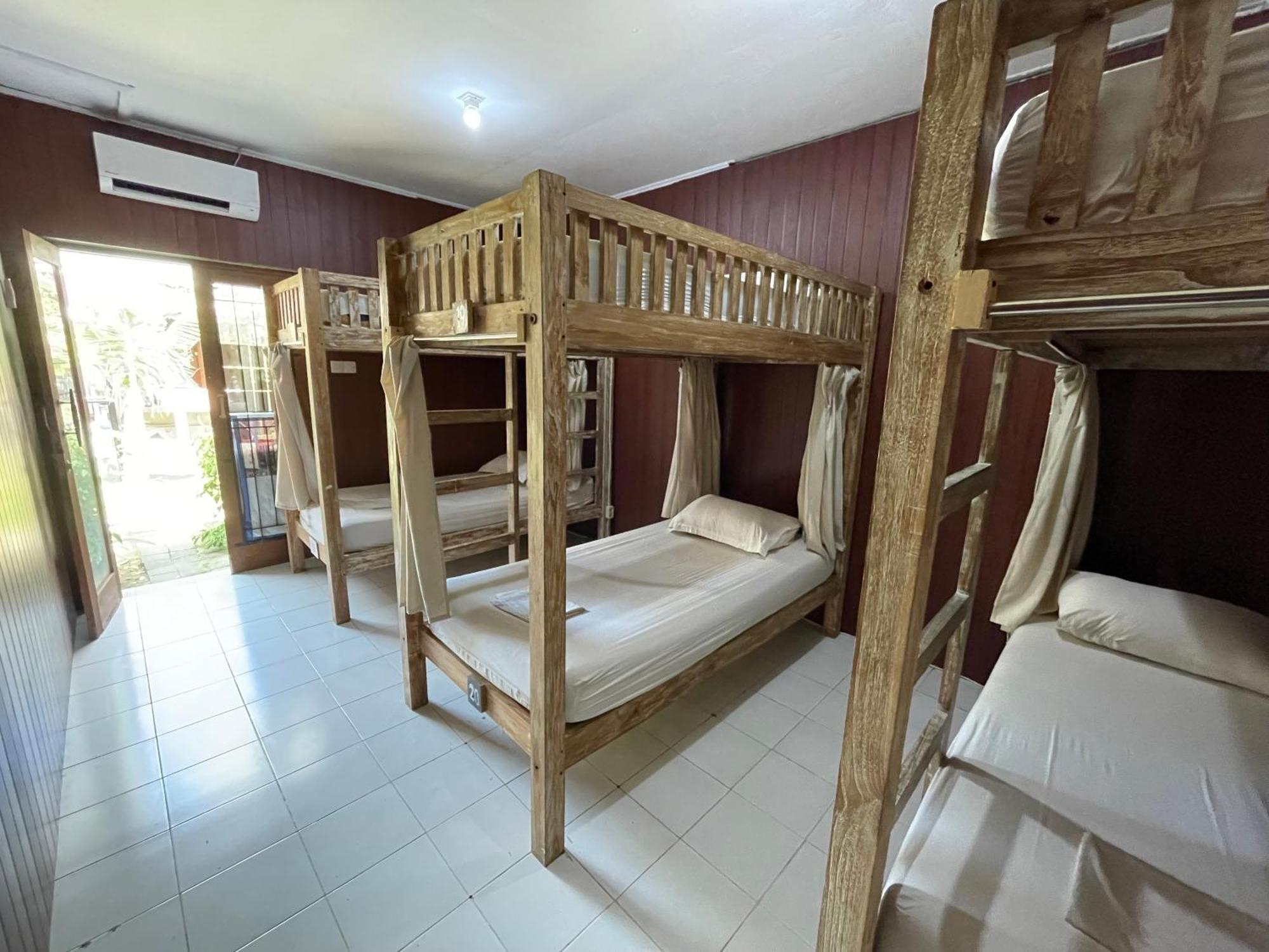 Da Housetel Kuta Hostel Kuta  Ngoại thất bức ảnh