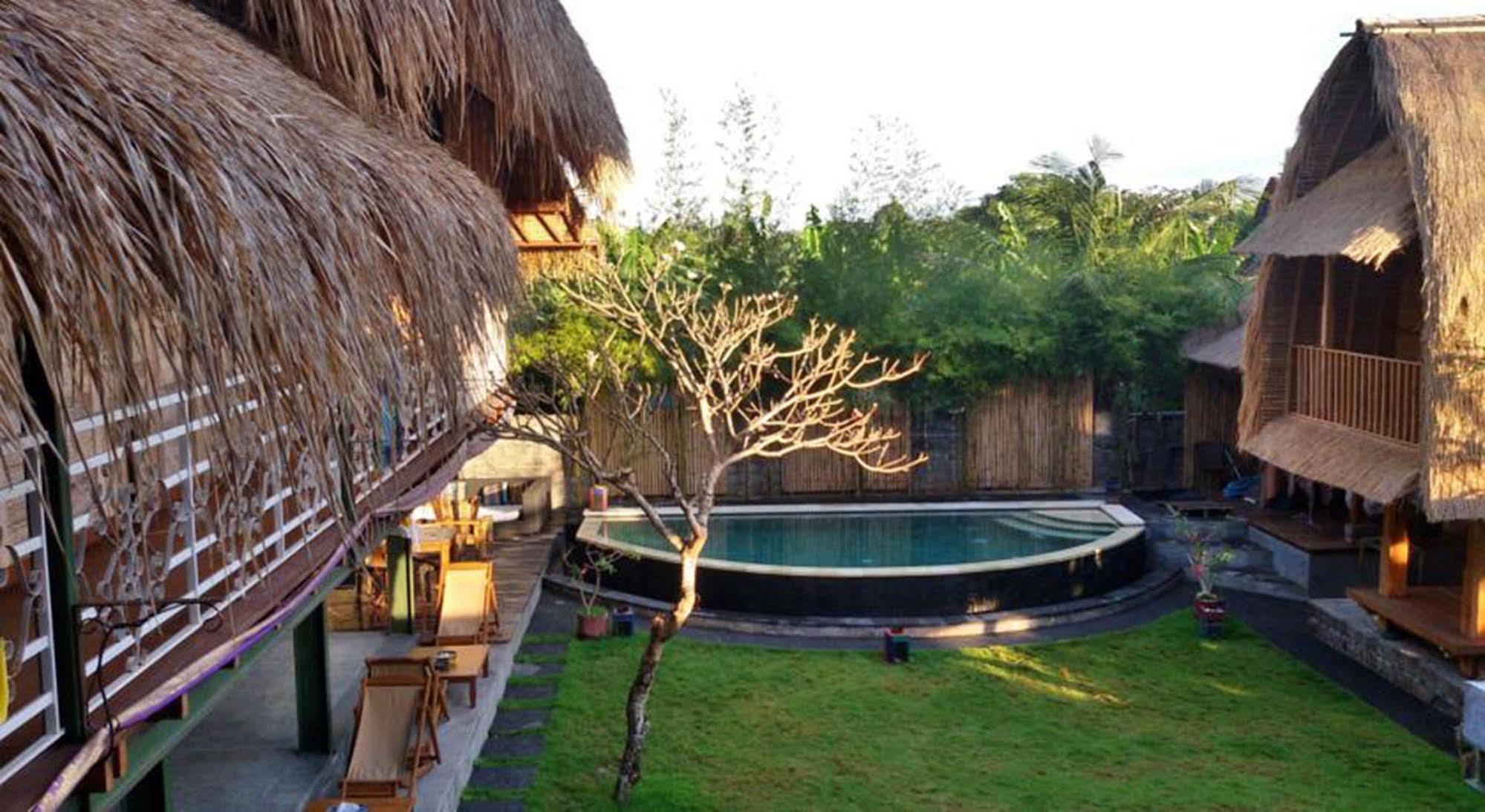 Da Housetel Kuta Hostel Kuta  Ngoại thất bức ảnh